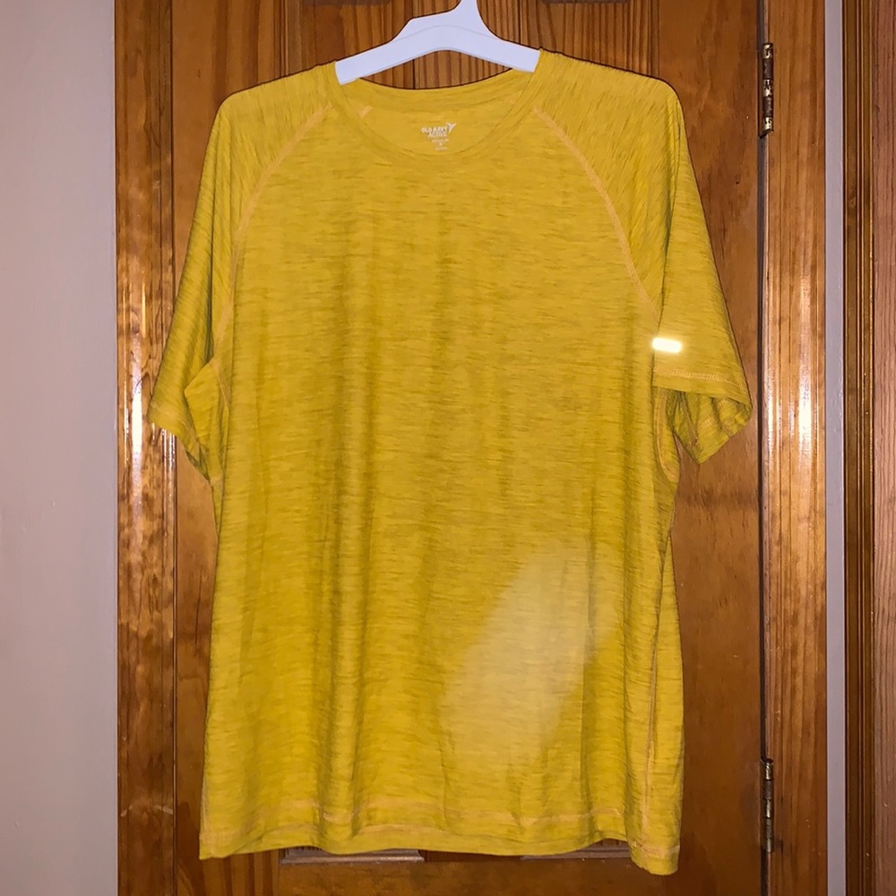 Old navy active top size XL